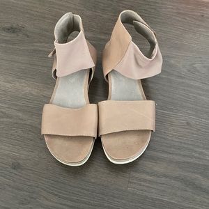Eileen Fisher sport sandal